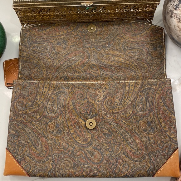 Carlo Rino - Paisley Print Large Leather Clutch, Brown Leather Accents - EUC - Picture 13 of 16